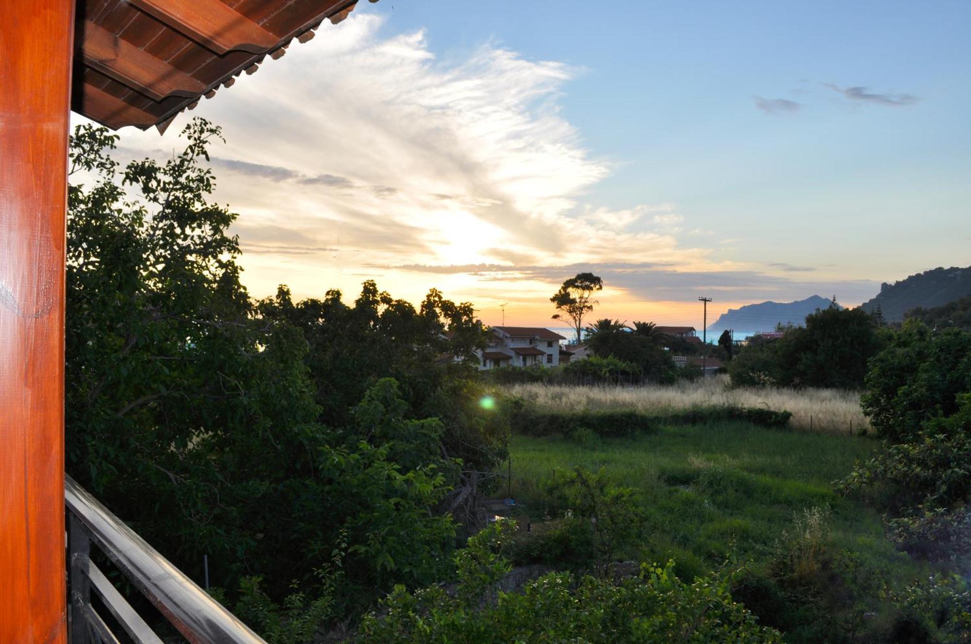Apartment House Litsa With Parking And Gardens 50m From Agios Gordios *